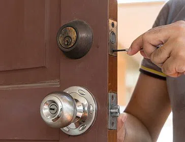 Gallery Locksmith Store Longboat Key, FL 941-564-3371 - 7-Lock-Installation